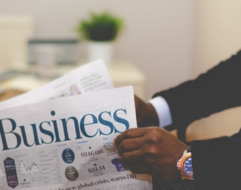 Business intelligence pipeline based on AWS services