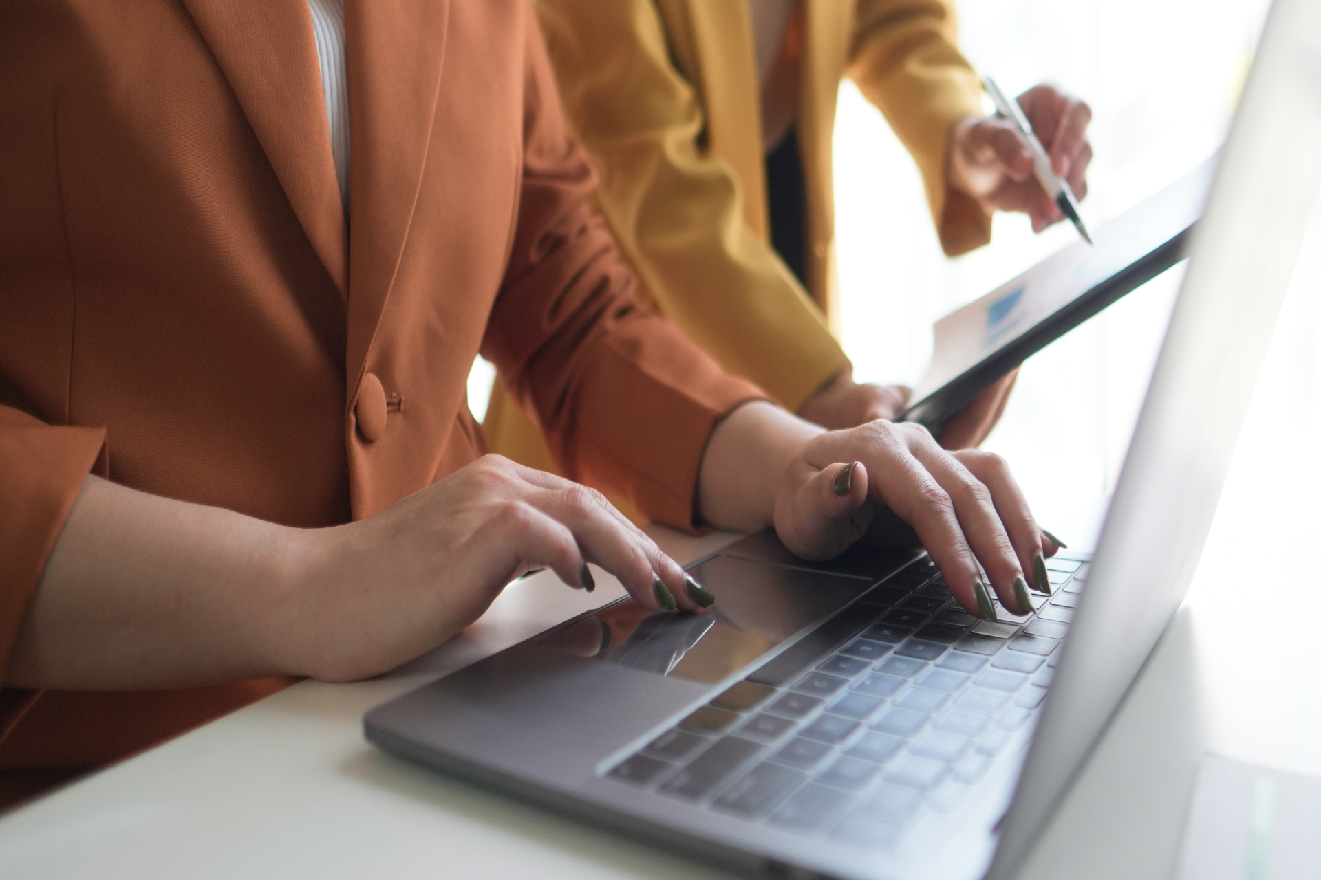 [header] one store or two what's the best way to manage both b2b and b2c sales online ]